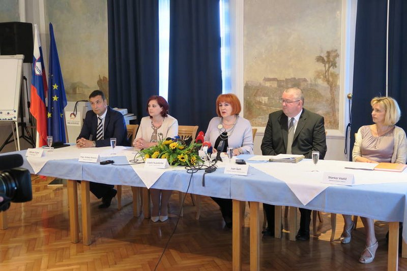 Novinarska konferenca, foto: varuh-rs.si