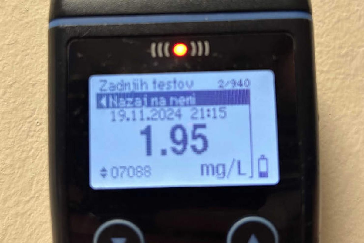 Elektronski alkotest je pokazal kar 1,95 mg/l alkohola v izdihanem zraku