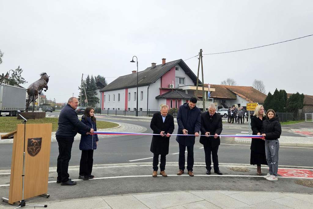 Slavnostno odprtje rekonstruirane regionalne ceste v Lukavcih, foto: Občina Križevci