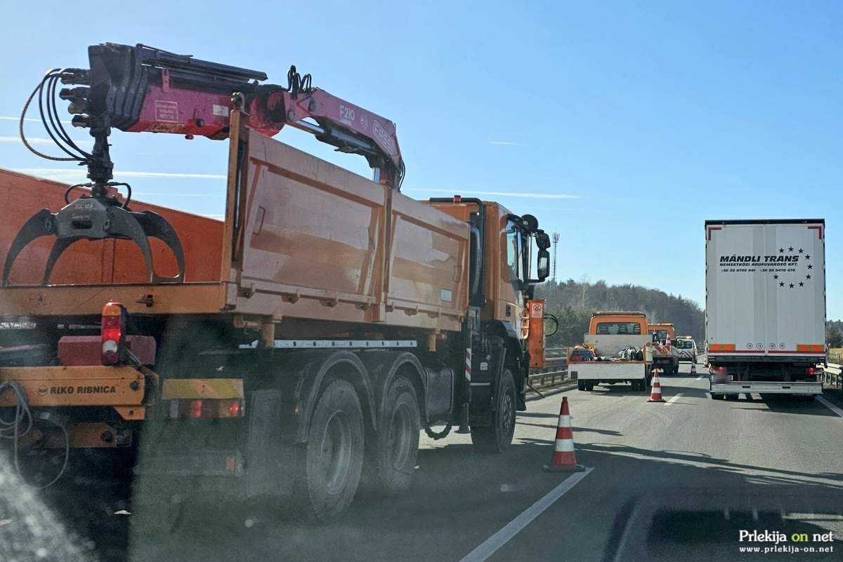 Promet bo ponekod potekal po enem voznem pasu