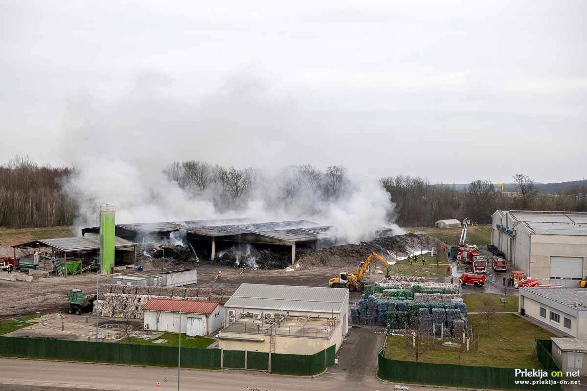 Požar na deponiji odpadkov Puconci