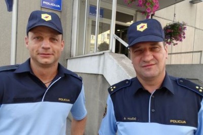 Policista Mitja Božnik in Darko Vujičić, foto: PU Maribor